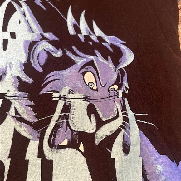 Dynamic Black and Blue Short Sleeve Tee with Graphic Design - Picture 6 of 7